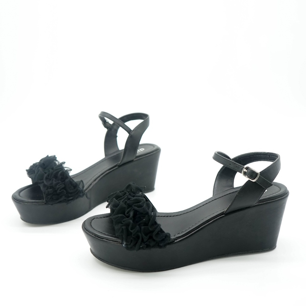Retro Ruffle Platforms - Picture 2 of 5
